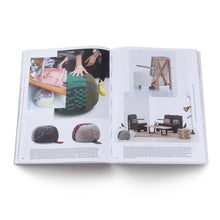 Lade das Bild in den Galerie-Viewer, Hella -de