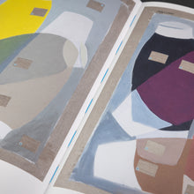 Lade das Bild in den Galerie-Viewer, Hella -*