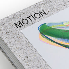 Lade das Bild in den Galerie-Viewer, Nike: Form Follows Motion -de