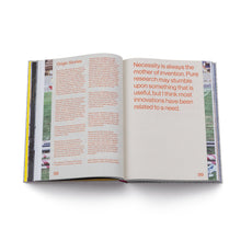 Lade das Bild in den Galerie-Viewer, Nike: Form Follows Motion -en