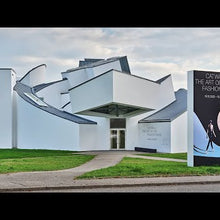 Load and play video in Gallery viewer, Catwalk -*