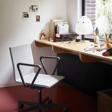 Lade das Bild in den Galerie-Viewer, Akari 1AD - Vitra Design Museum Shop