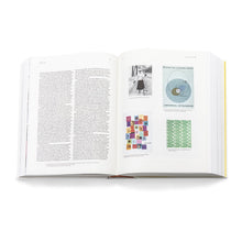 Lade das Bild in den Galerie-Viewer, Book: Atlas of Furniture Design-en

