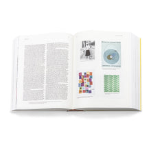 Lade das Bild in den Galerie-Viewer, Book: Atlas of Furniture Design-en