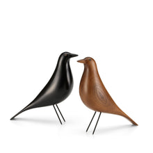 Lade das Bild in den Galerie-Viewer, Eames House Bird Nussbaum - Vitra Design Museum Shop
