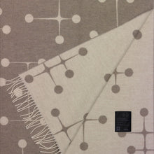 Lade das Bild in den Galerie-Viewer, Eames Wool Blanket - taupe