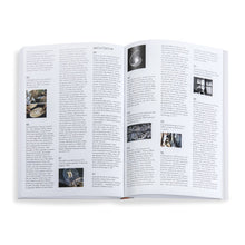 Lade das Bild in den Galerie-Viewer, Buch: Essential Eames_DE
