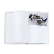 Lade das Bild in den Galerie-Viewer, Buch: Essential Eames_DE
