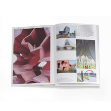 Lade das Bild in den Galerie-Viewer, book: Iwan Baan: Moments in  Architecture-en