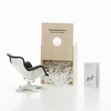 Lade das Bild in den Galerie-Viewer, Miniatur Karuselli - Vitra Design Museum Shop