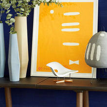 Lade das Bild in den Galerie-Viewer, Miniatur La Chaise - Vitra Design Museum Shop