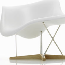 Lade das Bild in den Galerie-Viewer, Miniatur La Chaise - Vitra Design Museum Shop