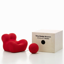 Lade das Bild in den Galerie-Viewer, Miniatur La Mamma - Vitra Design Museum Shop