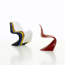 Load image into Gallery viewer, Miniatur Panton Chairs - Vitra Design Museum Shop