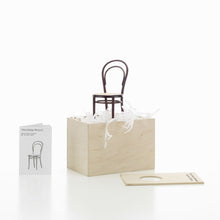 Lade das Bild in den Galerie-Viewer, Miniatur Stuhl No. 14 - Vitra Design Museum Shop