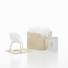 Lade das Bild in den Galerie-Viewer, Miniatur Tom Vac Chair - Vitra Design Museum Shop