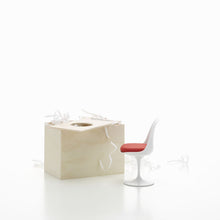 Lade das Bild in den Galerie-Viewer, Miniatur Tulip Chair - Vitra Design Museum Shop