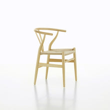 Lade das Bild in den Galerie-Viewer, Miniatur Y-Chair - Vitra Design Museum Shop