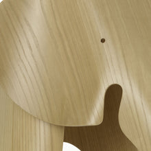 Lade das Bild in den Galerie-Viewer, Eames Elephant Plywood -chestnut

