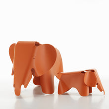 Lade das Bild in den Galerie-Viewer, Eames Elephant - Eames Red Orange RE
