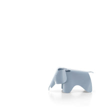 Lade das Bild in den Galerie-Viewer, Eames Elephant (small) RE -hellblau
