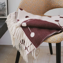 Lade das Bild in den Galerie-Viewer, Eames Wool Blanket - Vitra Design Museum Shop
