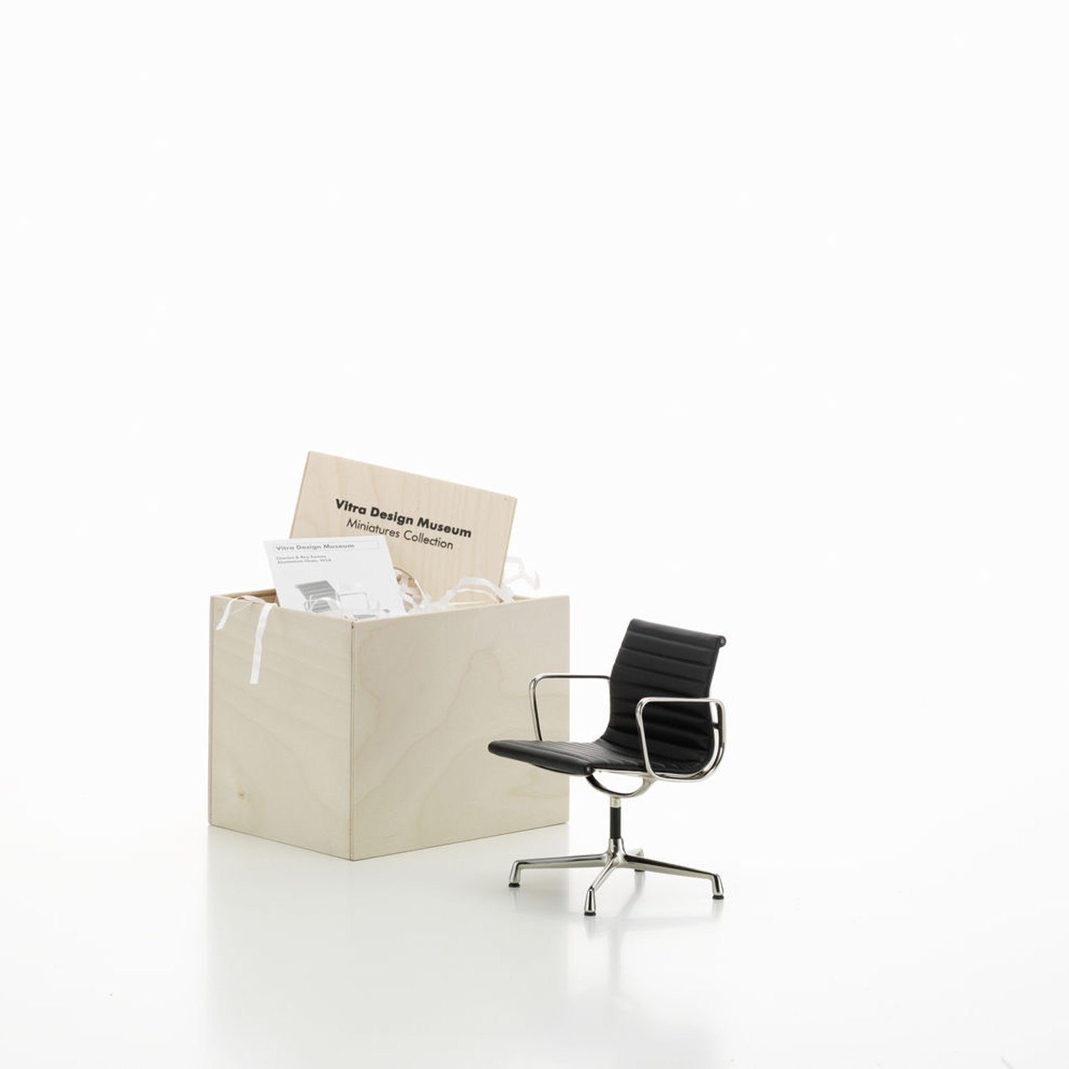 Vitra Design Museum イームズ Aluminum Chair Miniature Aluminium Chair – Vitra Design Museum Shop