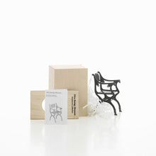 Load image into Gallery viewer, Miniatur Gartenstuhl - Vitra Design Museum Shop
