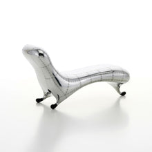 Load image into Gallery viewer, Miniatur Lockheed Lounge - Vitra Design Museum Shop
