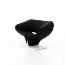 Lade das Bild in den Galerie-Viewer, Miniatur Ribbon Chair - Vitra Design Museum Shop
