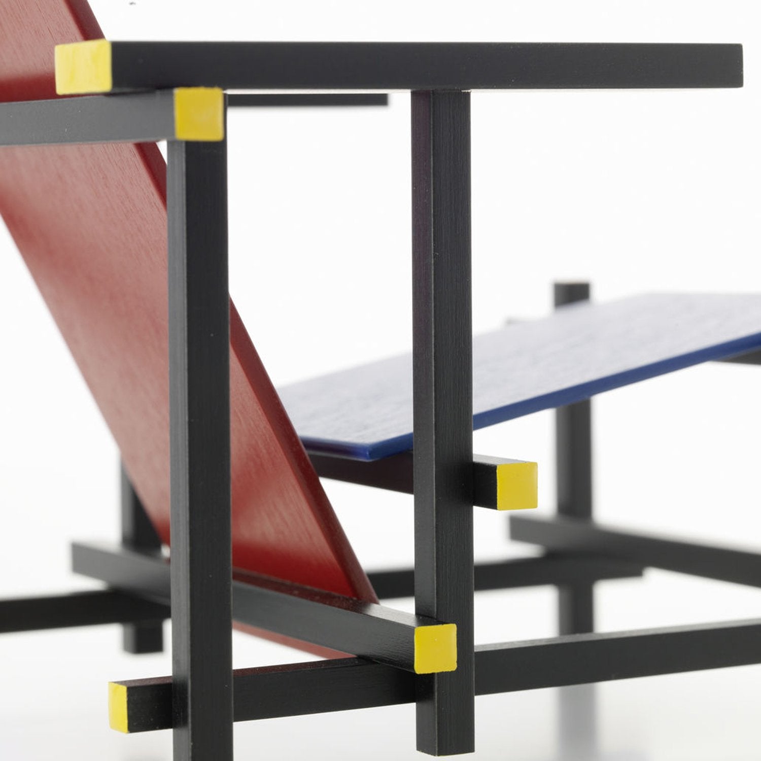 Miniature Rood blauwe stoel – Vitra Design Museum Shop