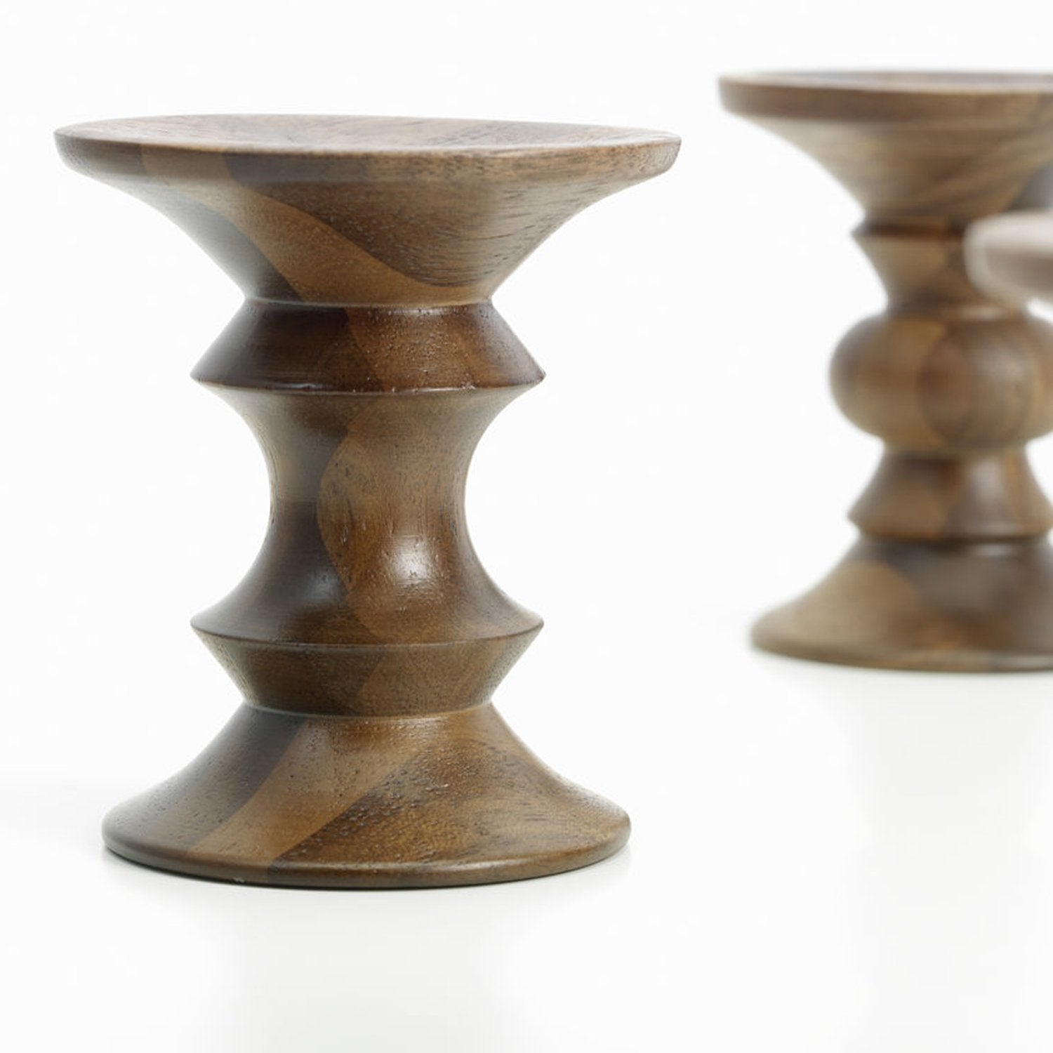 Vitra ミニチュア ウォルナットスツール Stool（Modell C) Miniature Stool (Model C) – Vitra Design Museum Shop